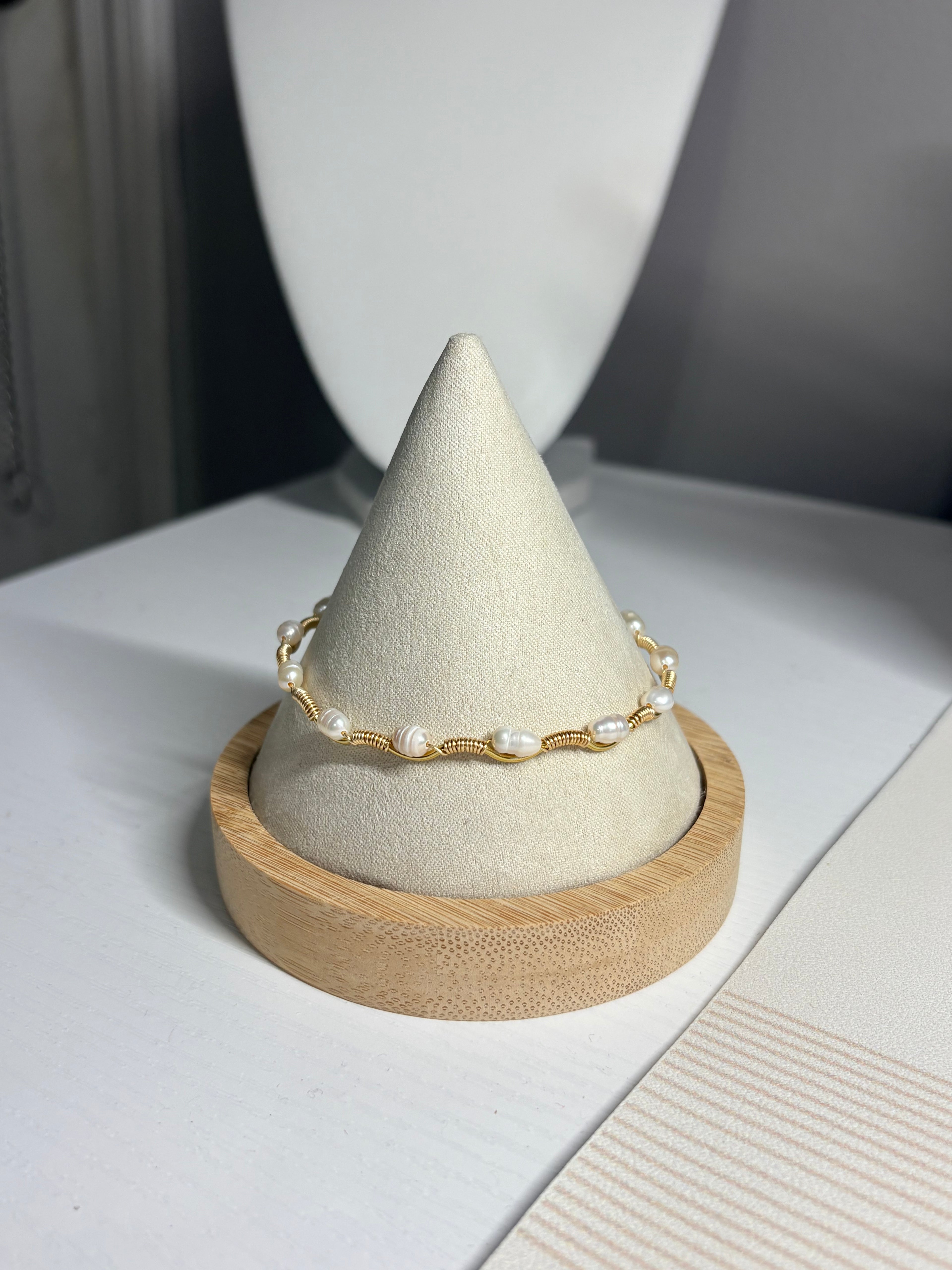 Luna Pearl Bracelet
