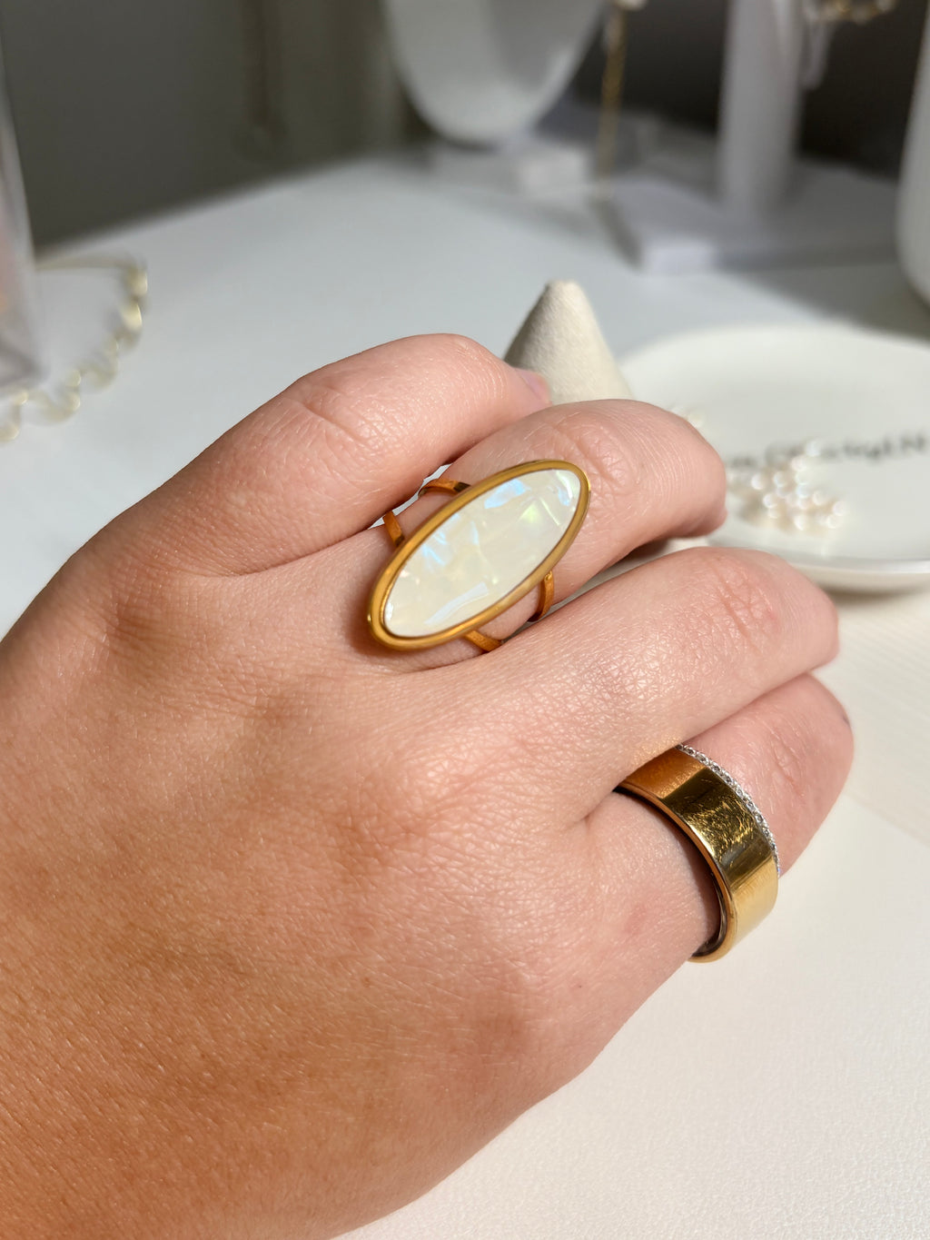 Oval Pearl Ring