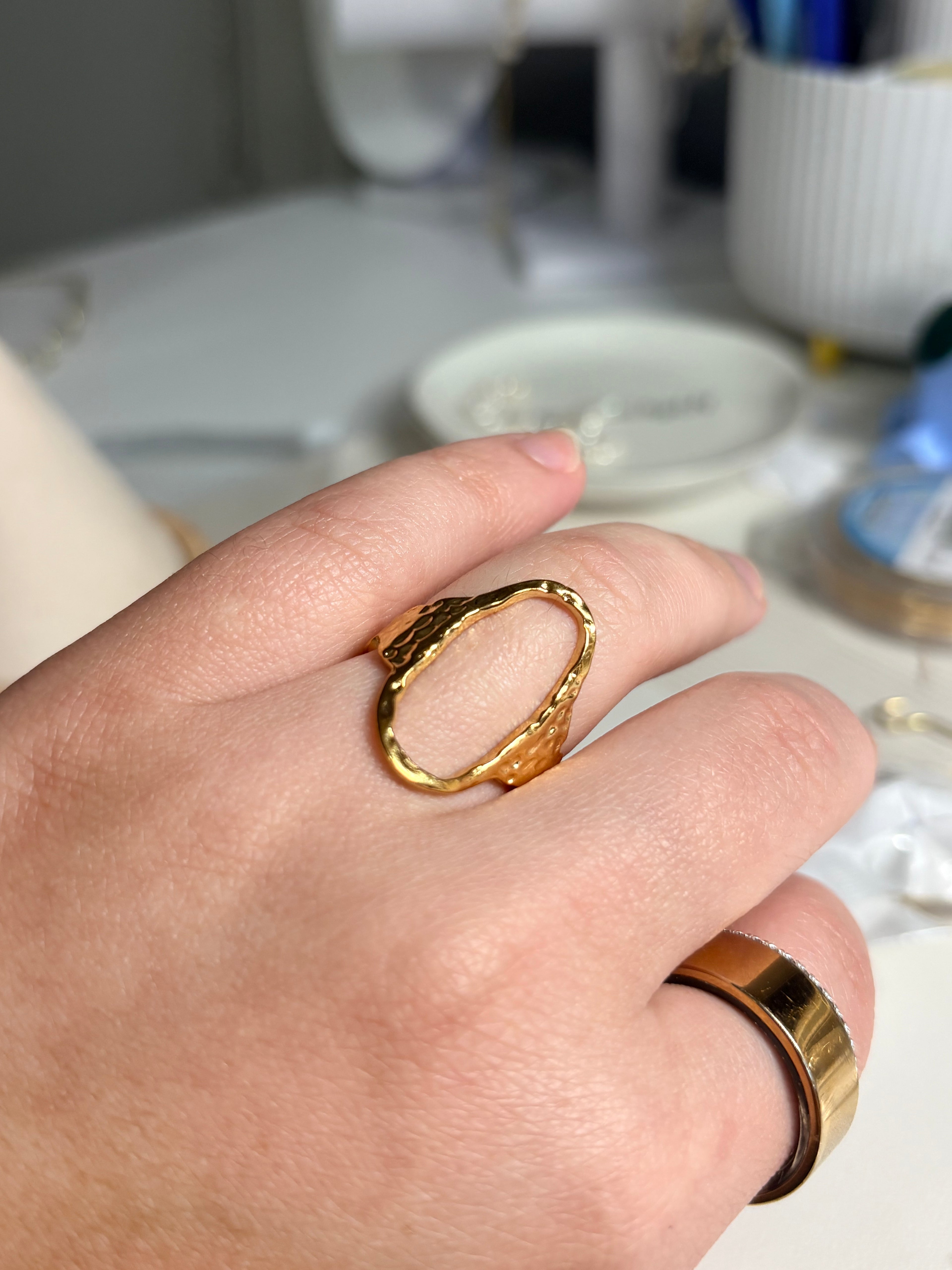Oval Ring