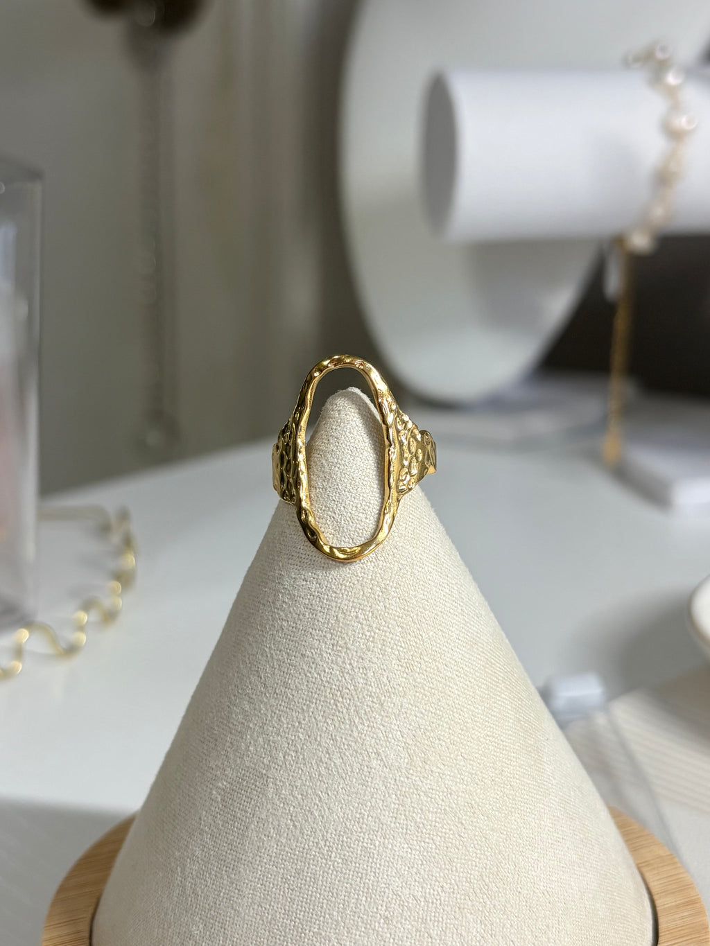 Oval Ring