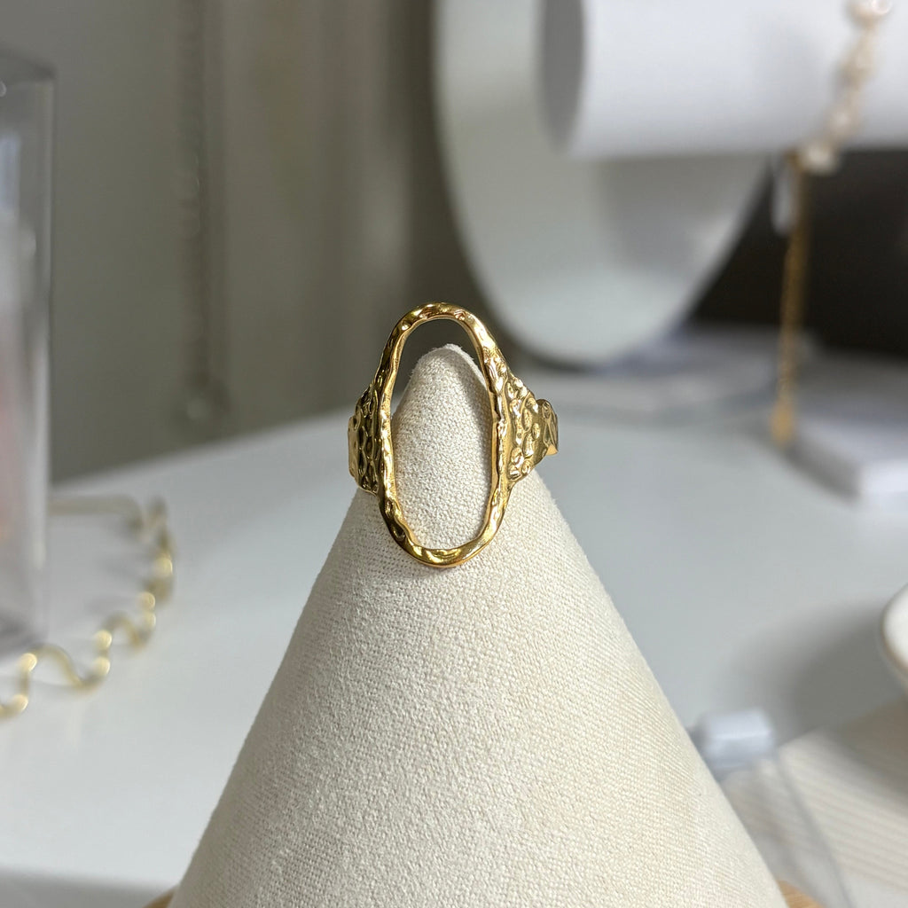 Oval Ring