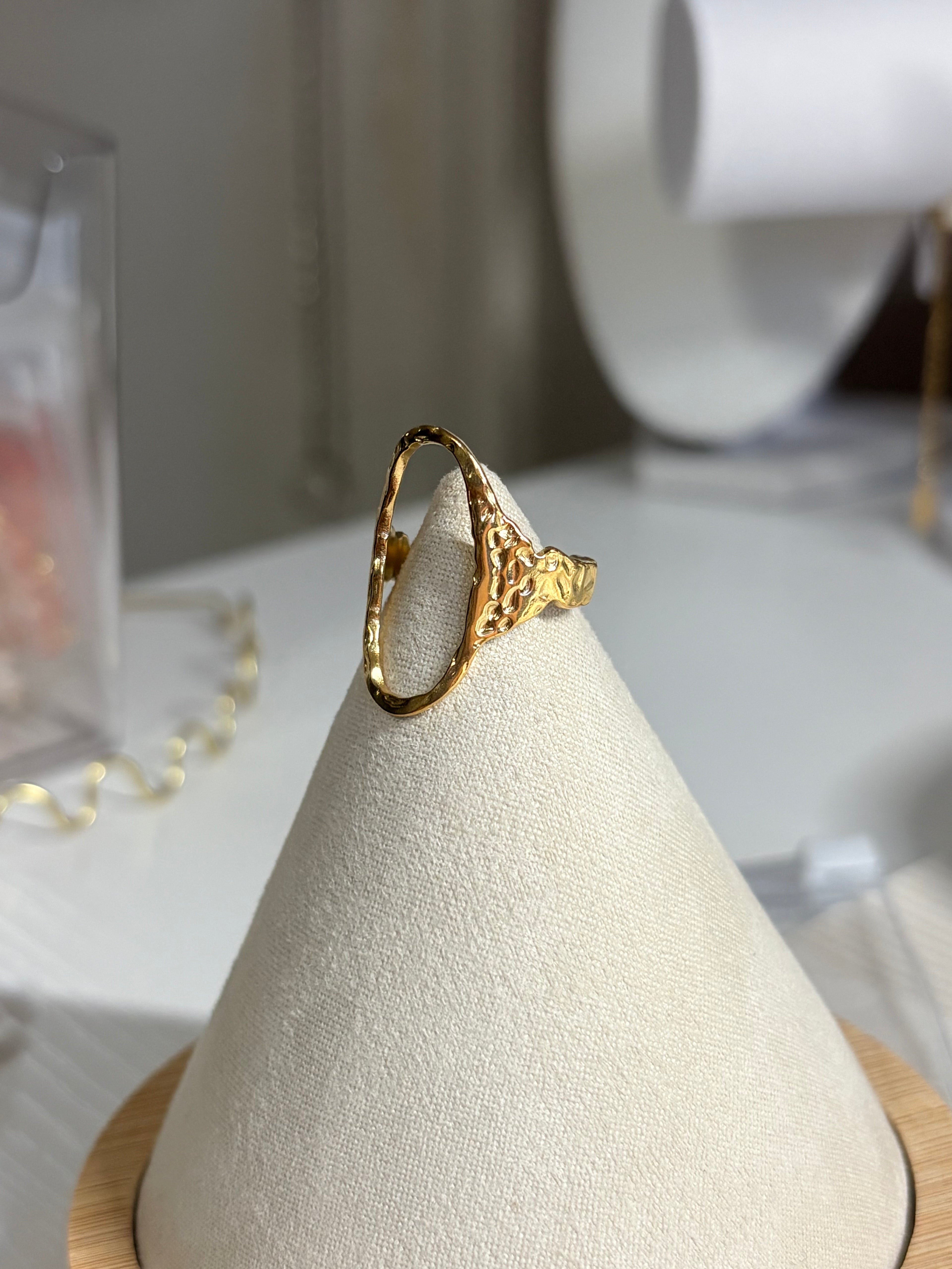 Oval Ring