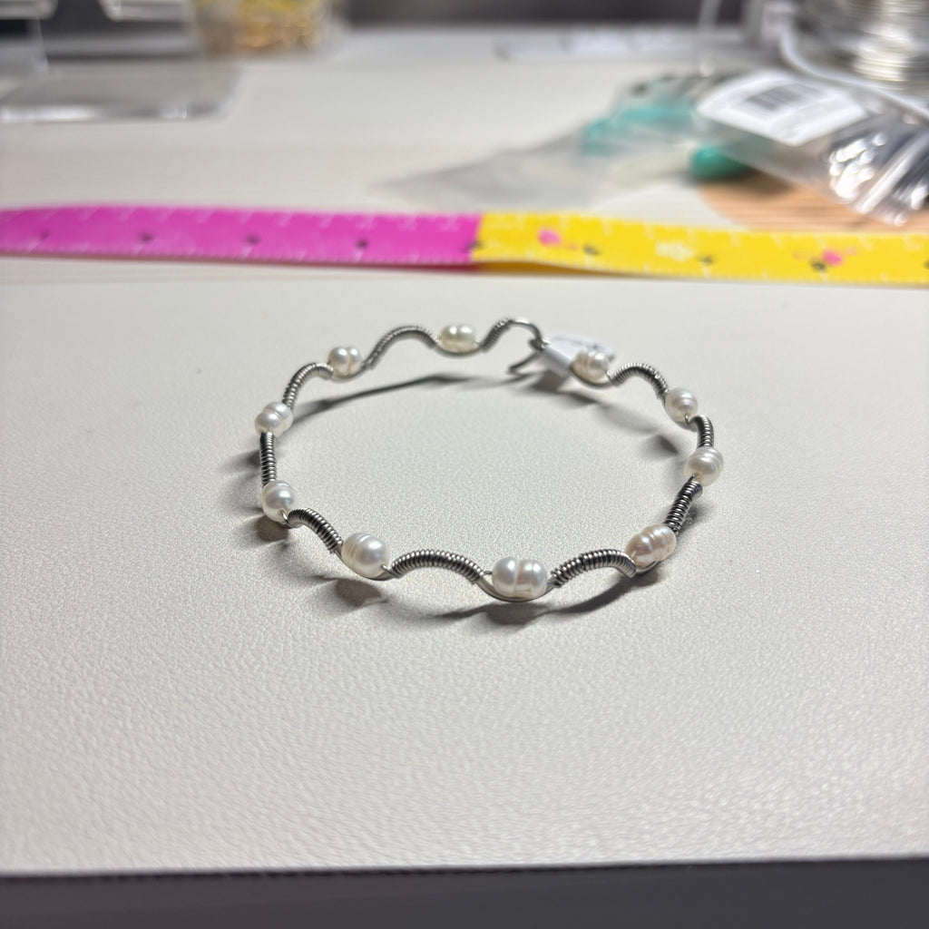 Luna Pearl Bracelet