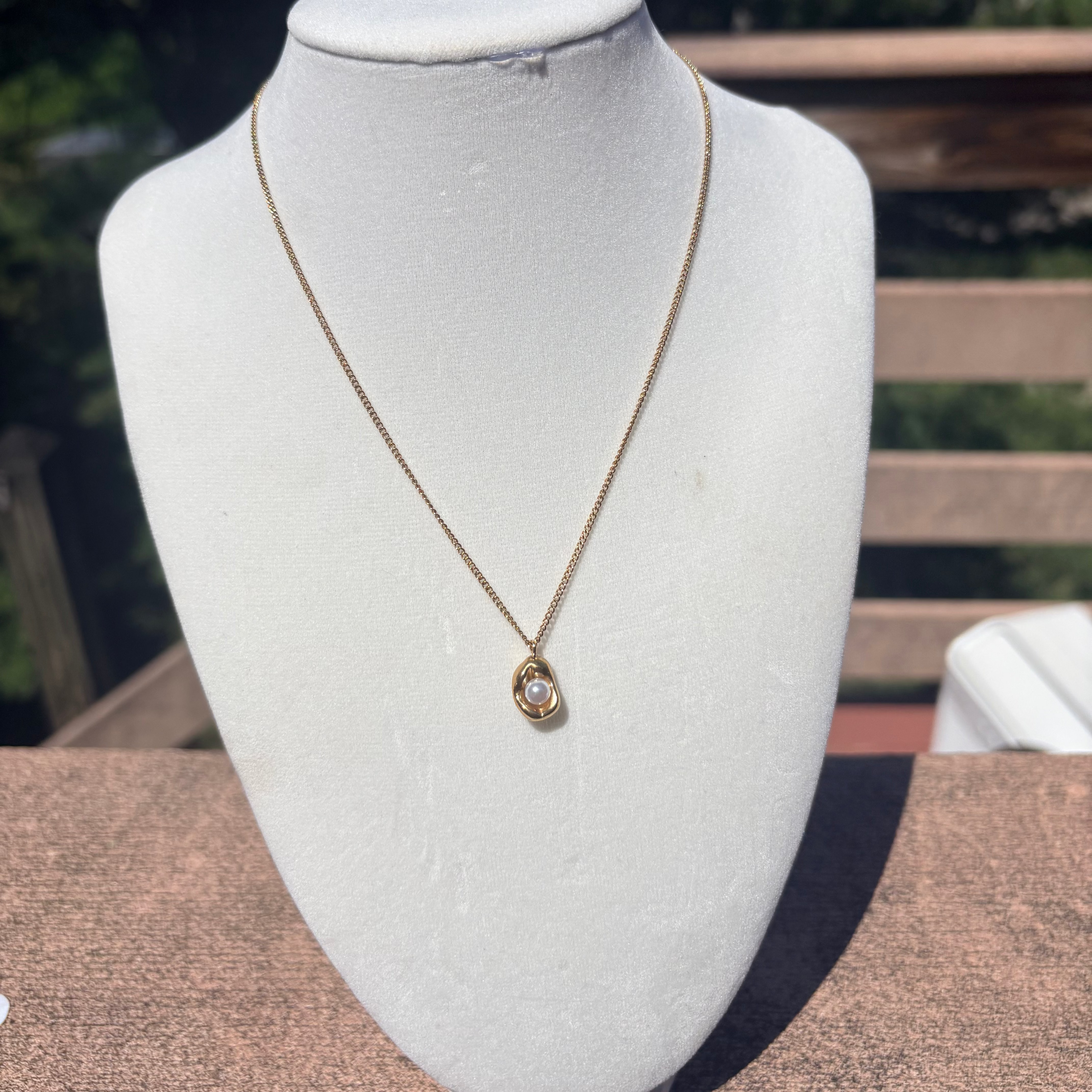 Pearl Glow Necklace
