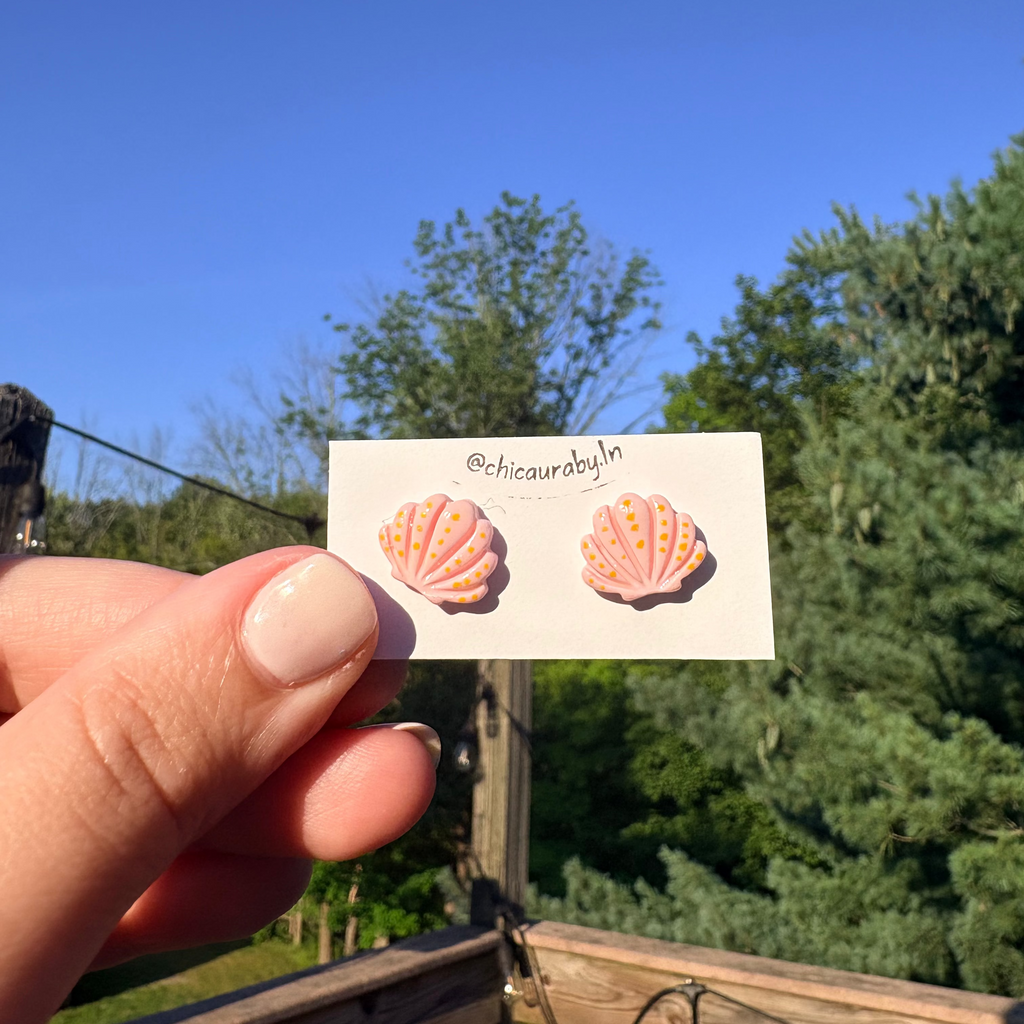 Pink Seashell Stud Earrings 🐚🩷